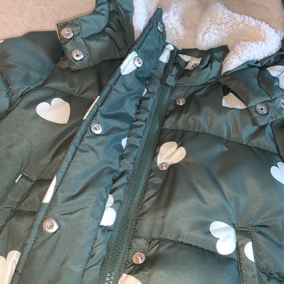 GAP Olive Green Hearts Hooded Puffer Jacket Sherpa Lined Coat 2 EUC - Picture 7 of 14
